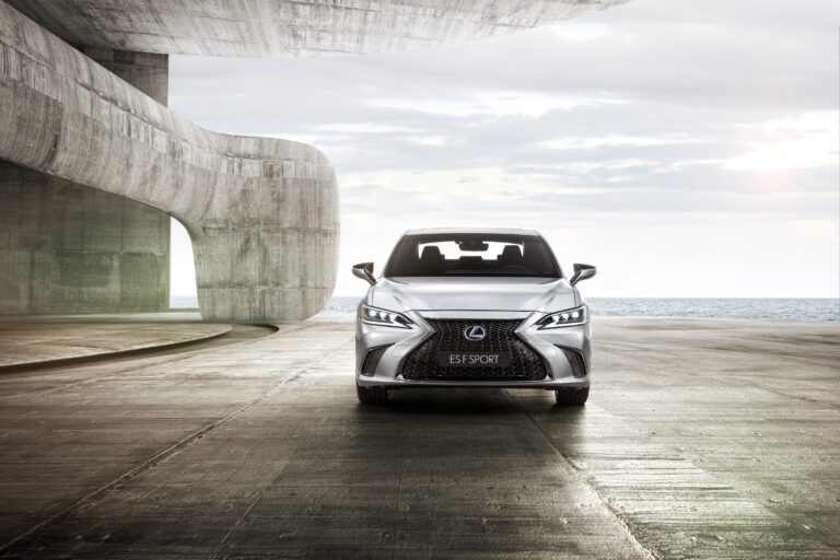 Lexus ES F SPORT