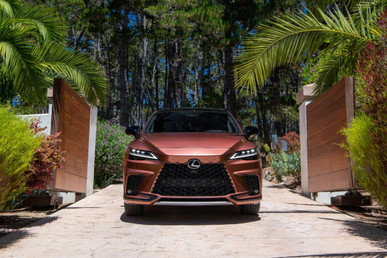 De spectaculaire Lexus RX h hybride elektrisch gericht op prestaties