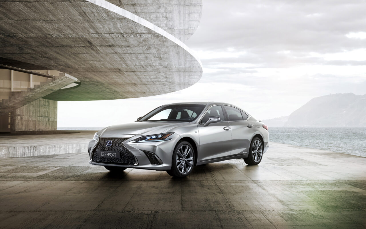 Lexus op de Autosalon van Parijs Lexus ES