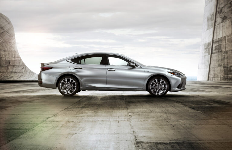 Lexus ES F SPORT