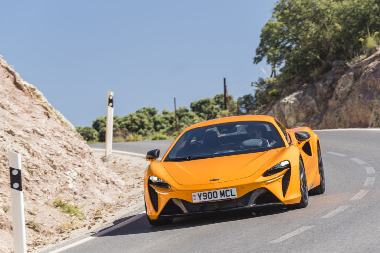 McLarenArtura