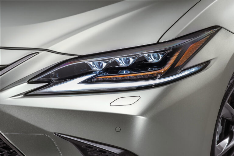 Lexus ES F SPORT