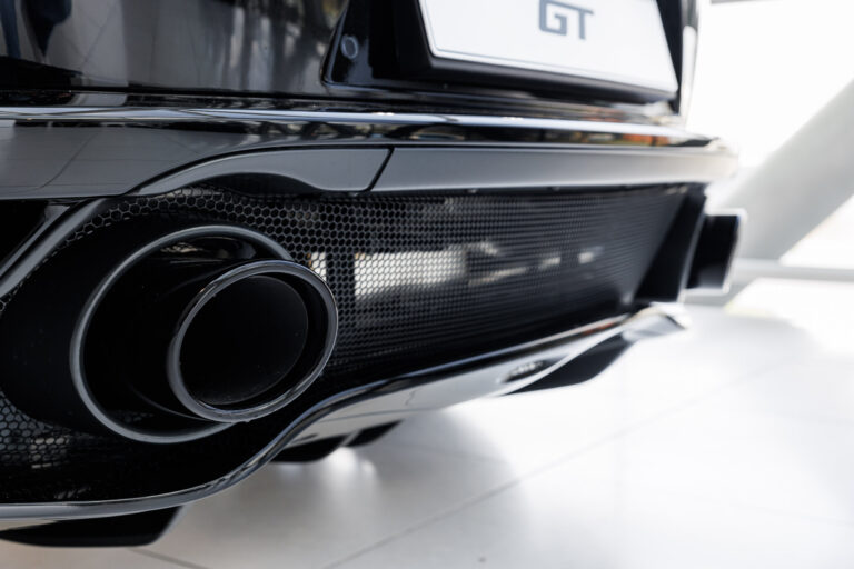 LEC McLaren GT Zwart