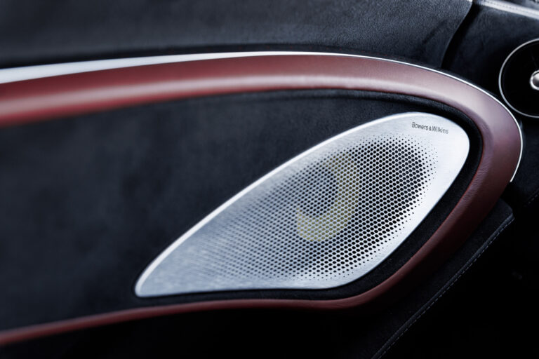 LEC McLaren GT Zwart