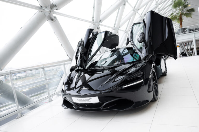 McLaren S Cosmos Black