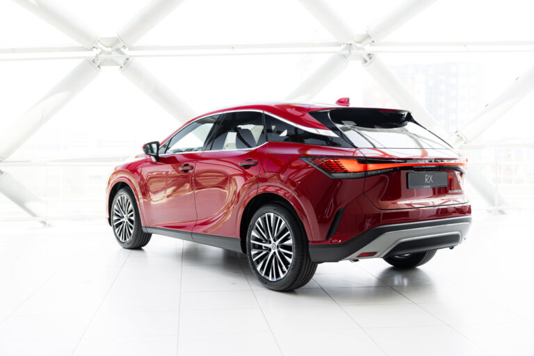 Lexus RX h Morello Red