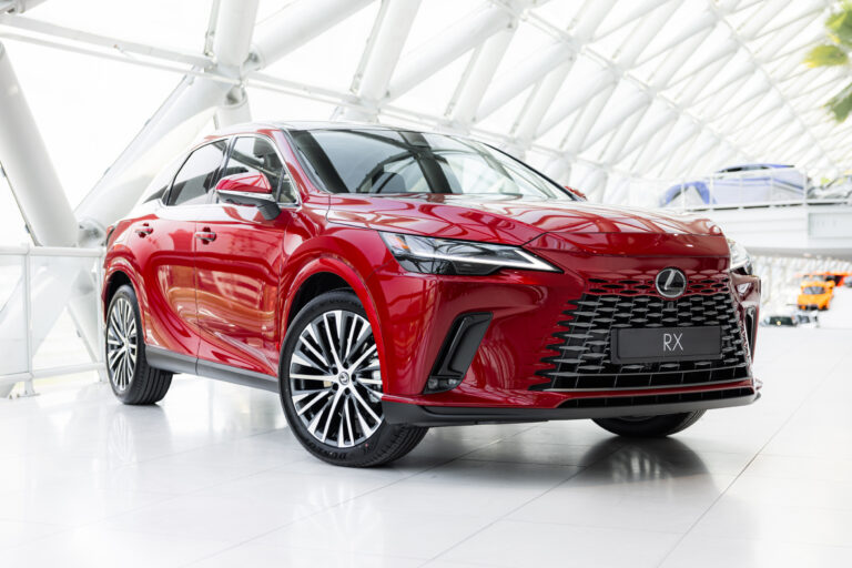 Lexus RX h Morello Red