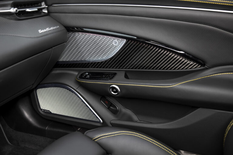 MaseratiGranTurismoTrofeoGialloCorse