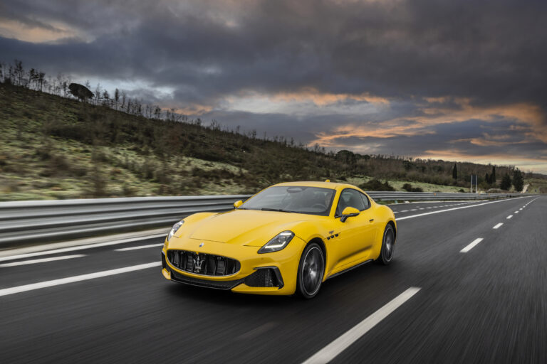 MaseratiGranTurismoTrofeoGialloCorse