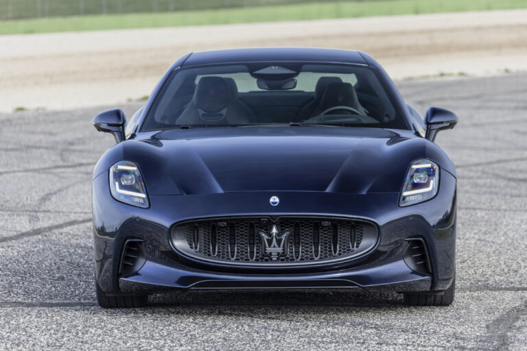 MaseratiGranTurismoFolgoreBluNobile