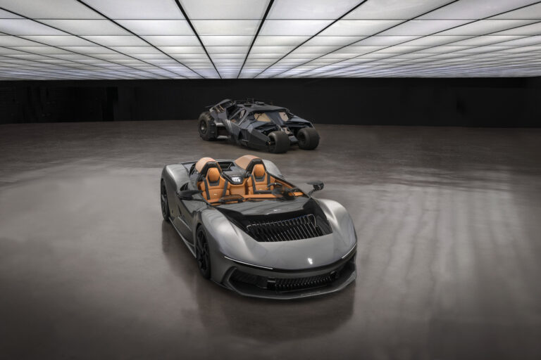 Automobili Pininfarina B Gotham with Tumbler