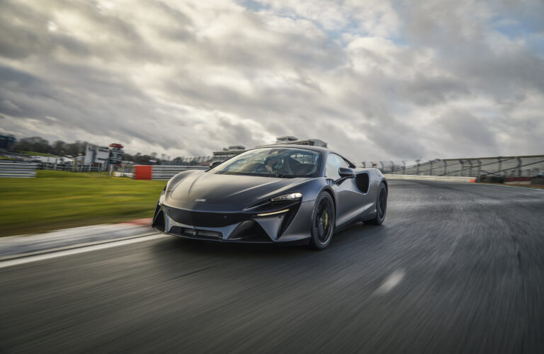 DRxArtura BrandsHatch DynamicFront