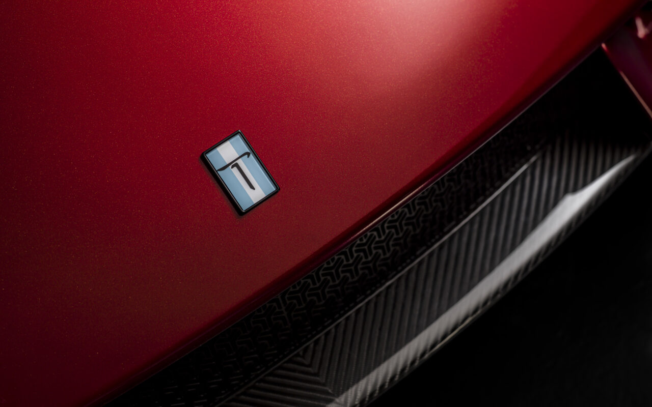 De Tomaso P Badge