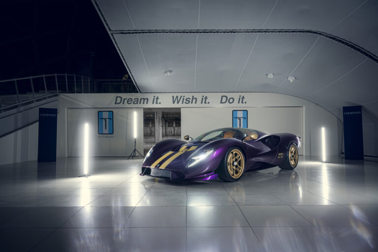 JPG LEC De Tomaso P showroom