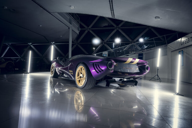 JPG LEC De Tomaso P showroom