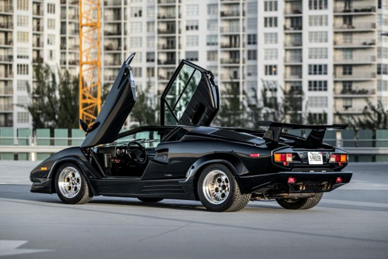 Lamborghini Countach th Anniversary Edition
