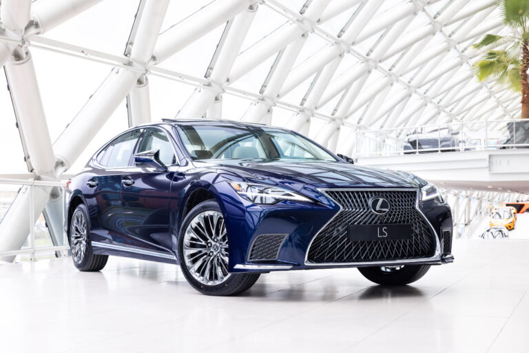 Lexus LS h