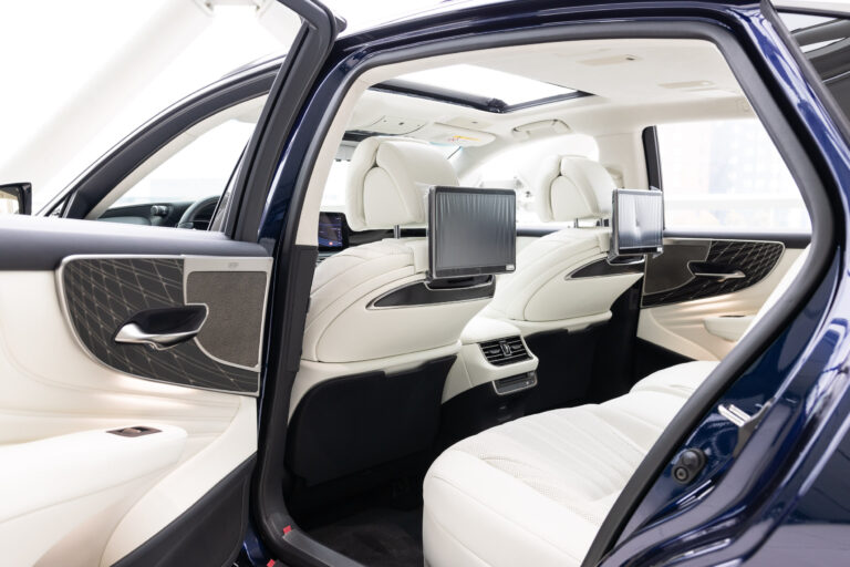 Lexus LS h