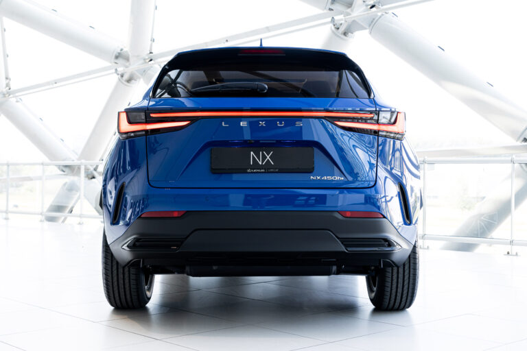 Lexus NX h