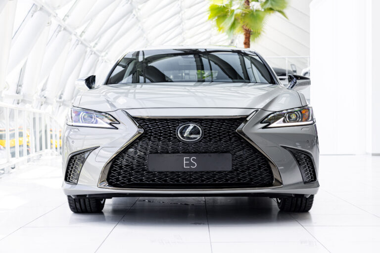 Lexus RS h