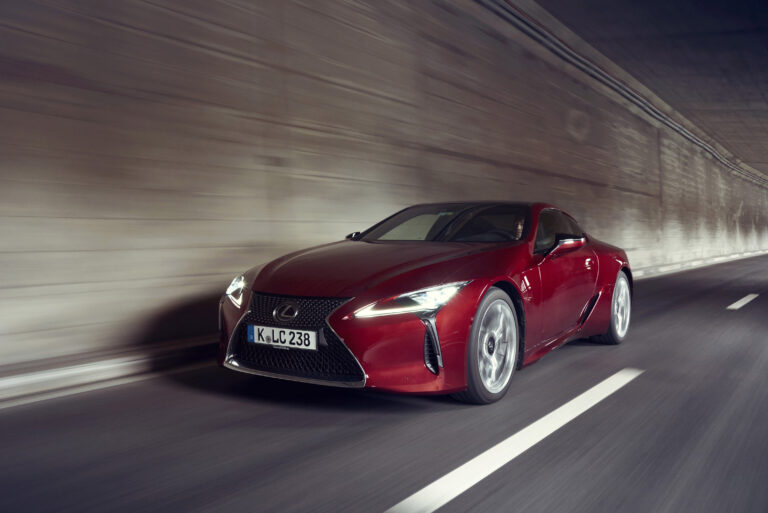 Lexus LC dynamic