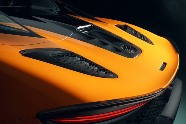MCLAREN ARTURA SPIDER DETAIL CARBON