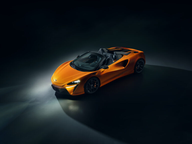 MCLAREN ARTURA SPIDER HERO FRONT HIGH