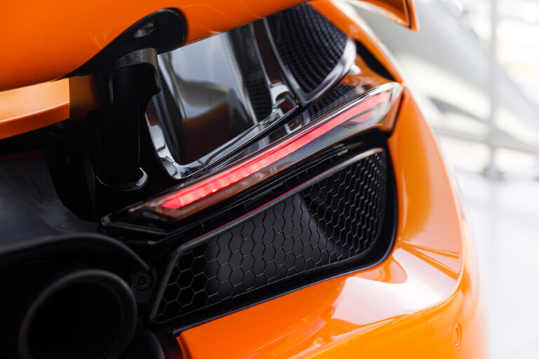 McLaren S oranje