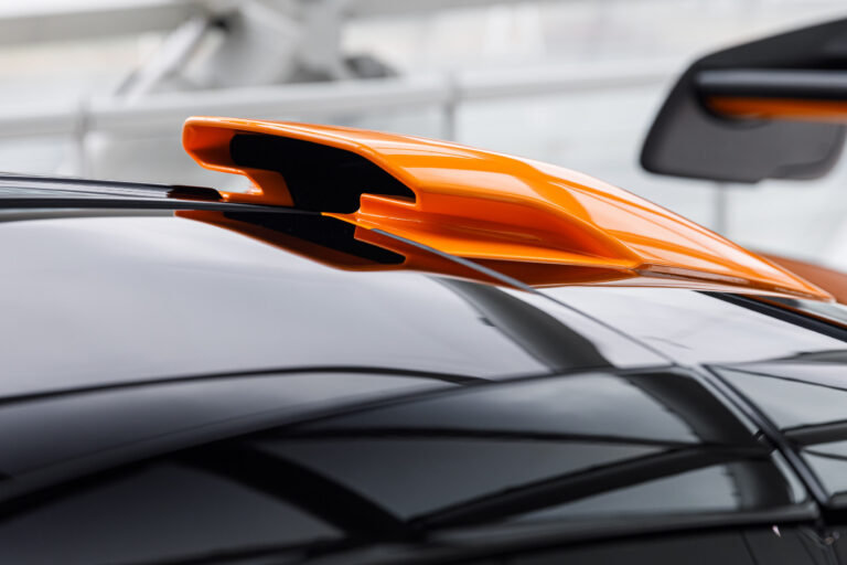 McLaren Senna zwart