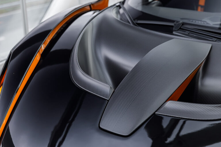 McLaren Senna zwart