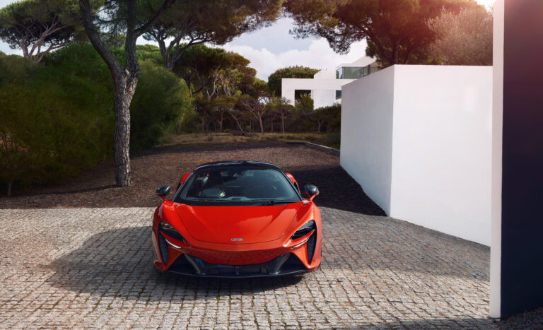 McLarenArtura