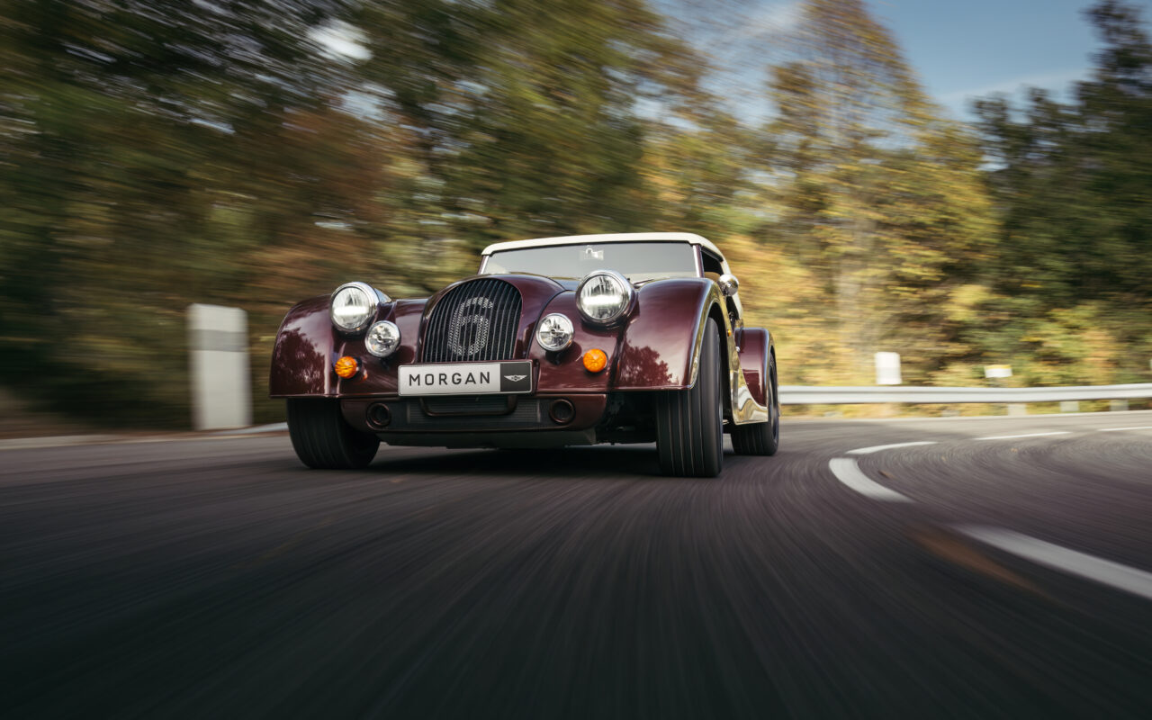 Morgan Plus Six dynamic