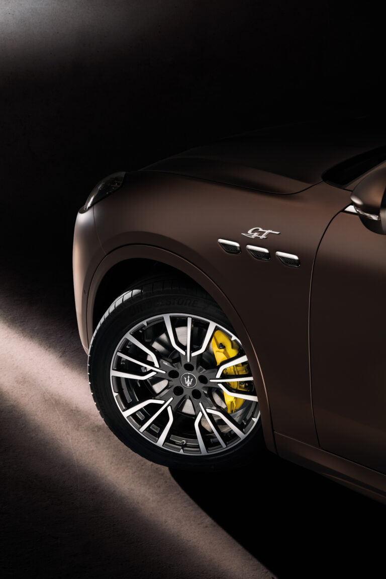 Original MaseratiGrecaleGTwheel