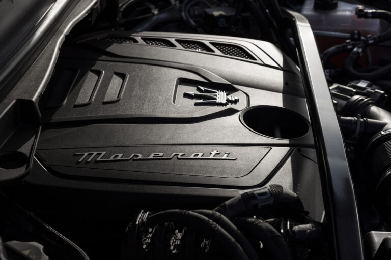 Original MaseratiGrecaleModenaGrigioCangiante