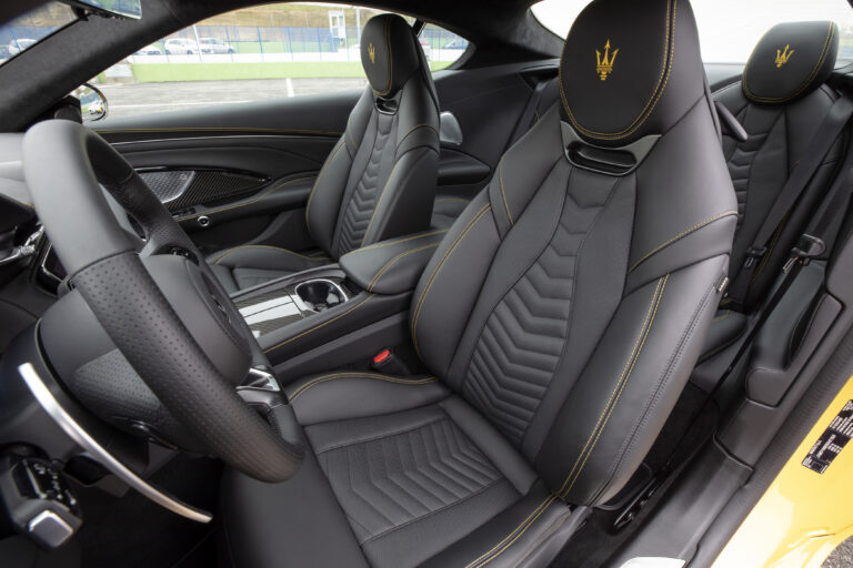 Original MaseratiGranTurismoTrofeoGialloCorse