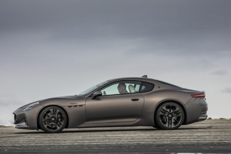 Original MaseratiGranTurismoFolgoreCopperGlance